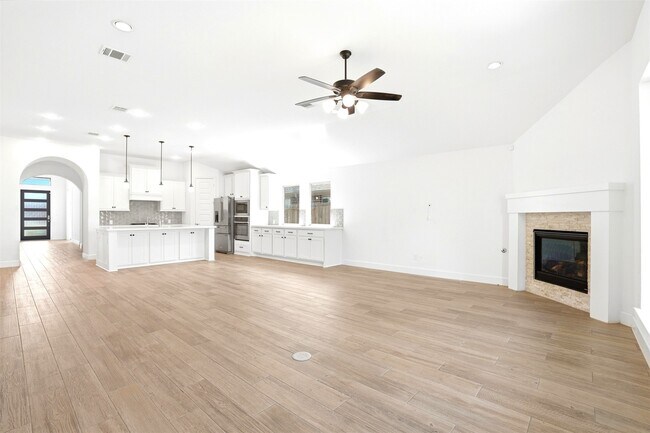 Building Photo - 2202 Mallow Ln