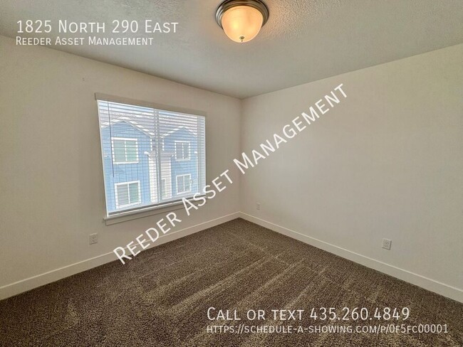 Building Photo - 290 1825 N