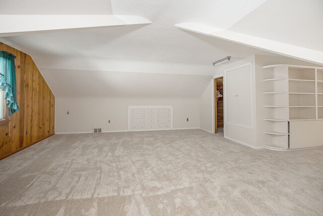 Building Photo - Charming 3 bedroom/2 bath House, Parma!