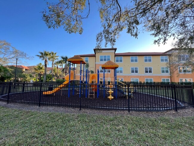 Building Photo - Awesome apartment at Cypress fairway!