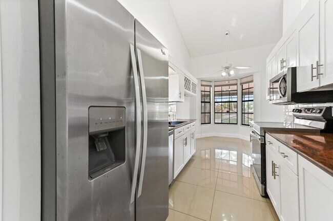 Building Photo - 5421 Helene Cir