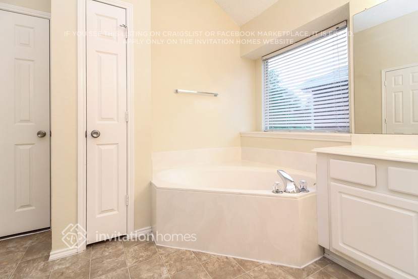 Building Photo - 817 Longleaf Dr