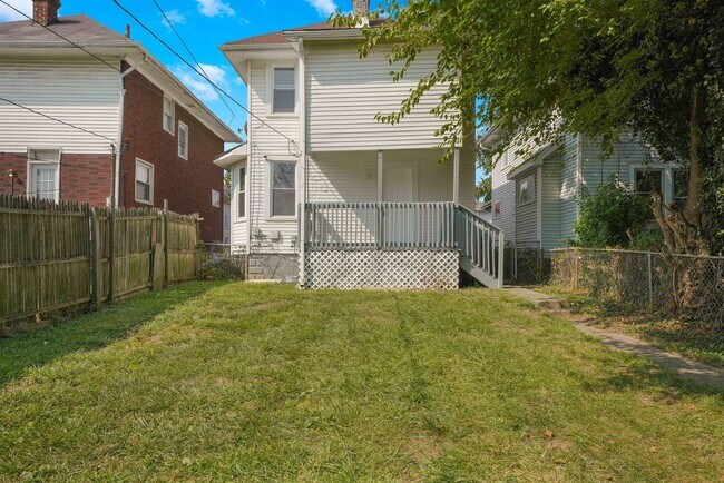 Building Photo - 172 S Richardson Ave