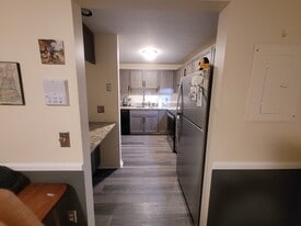 Building Photo - 5 Timberwood Dr