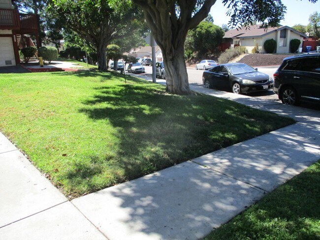 Building Photo - Desirable Chula Vista 2 Bedroom 2 Bath Condo!