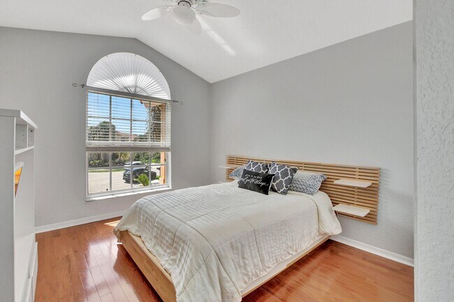 Building Photo - 21783 Philmont Ct