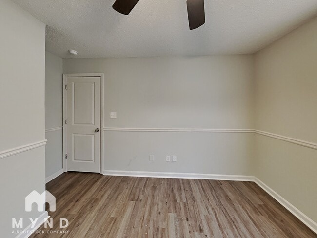 Building Photo - 1288 N Hampton Dr