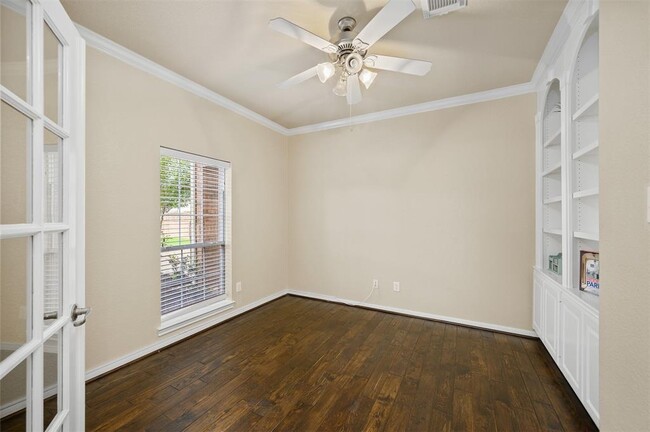 Building Photo - 10907 Lombardia Ct