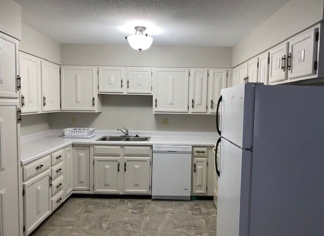 Building Photo - 3 bedroom 2 bathroom Condo Near Downtown Sanford!