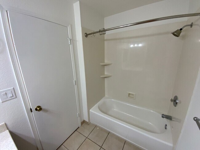 Building Photo - 3 Bedroom Single Story Home Available Near...