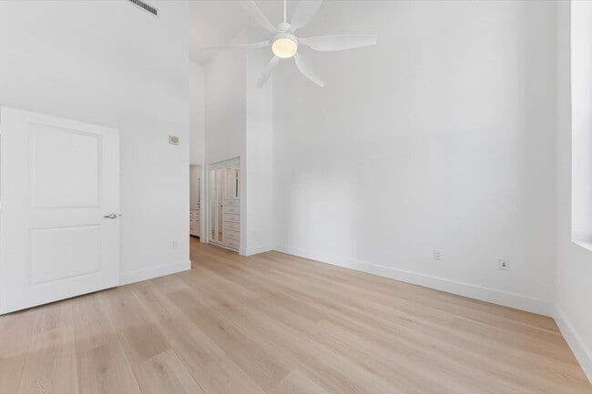 Building Photo - 300 S Australian Ave