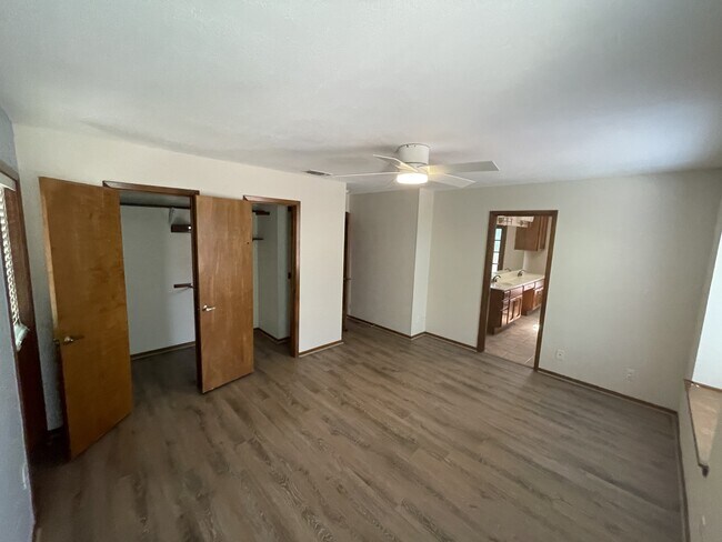 Building Photo - 1214 Timber Bay