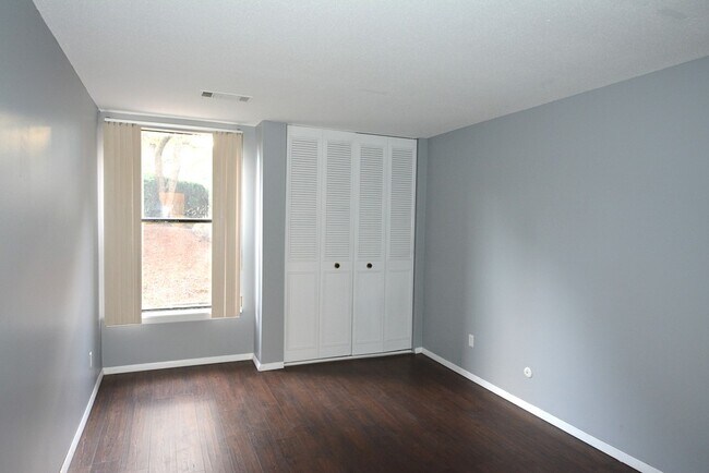 Building Photo - 40 Shrewsbury Green Dr