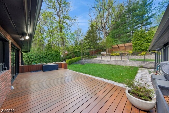 Building Photo - 293 Wyoming Ave