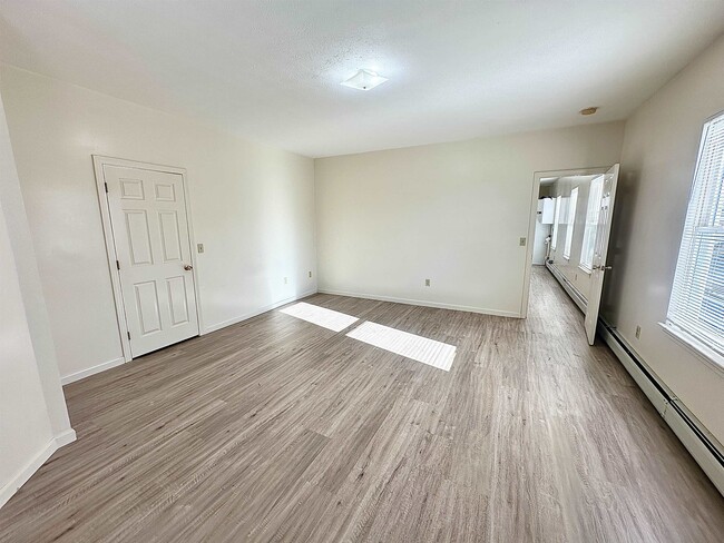 Building Photo - 96 Palm St