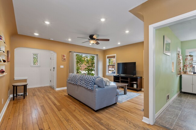 Building Photo - 1411 W Fort St