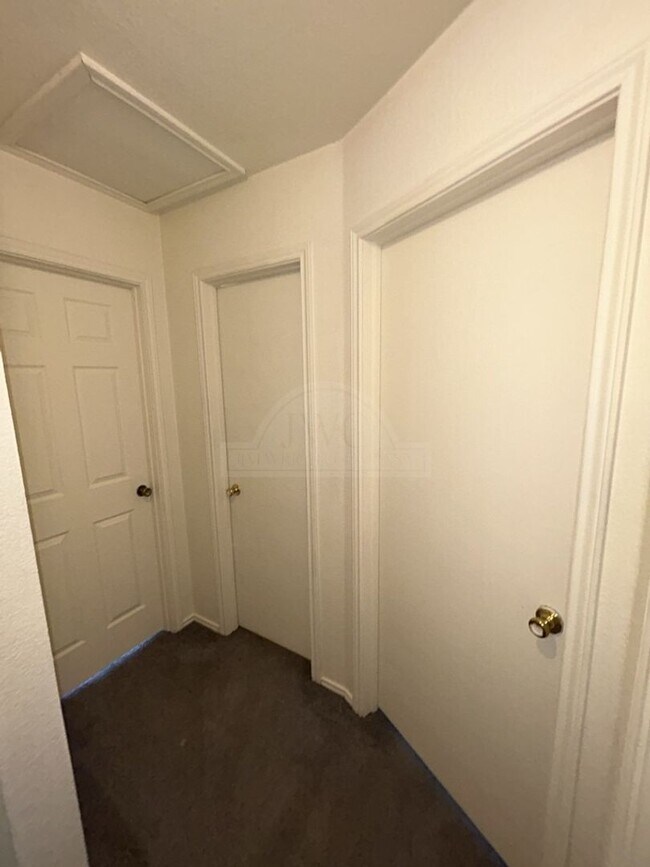 Building Photo - 4005 Doraine Ct
