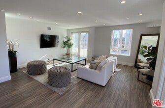 Building Photo - 8700 Chalmers Dr