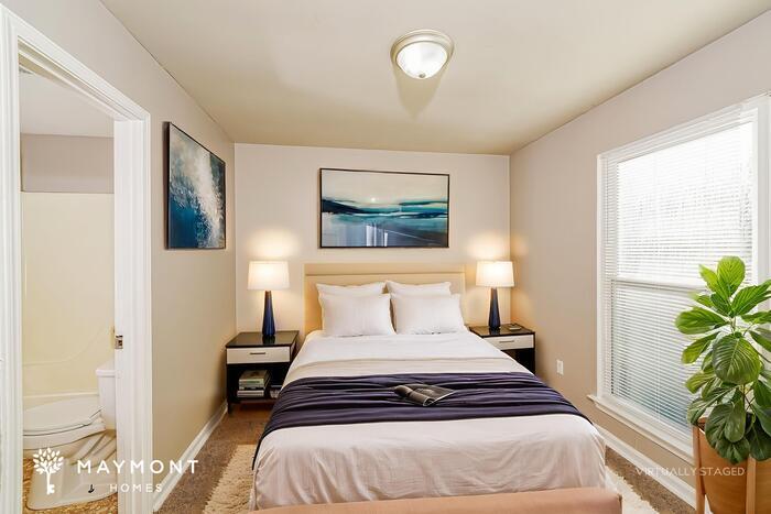 Building Photo - 1501 6th Pl NW