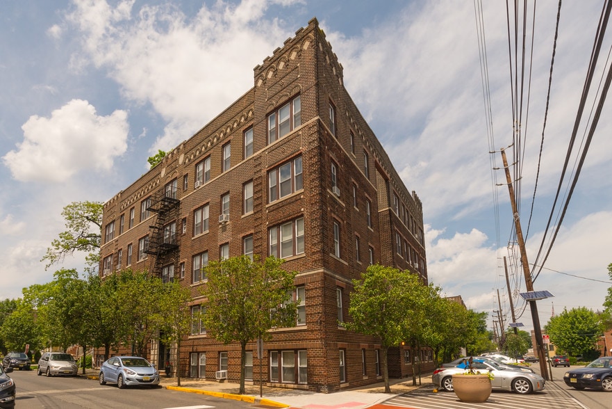 Building Photo - Lawton Court Cliffside Park