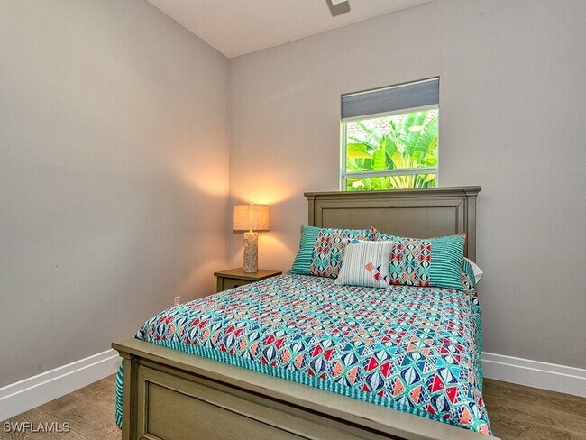 Building Photo - 712 108th Ave N