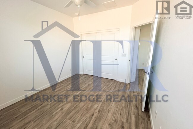 Building Photo - 3Bed/2Bath House in North Scottsdale! $399...