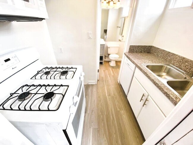 Interior Photo - 6112 Eleanor Ave