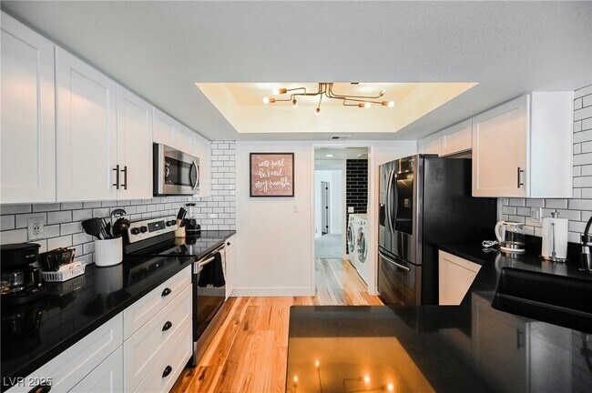 Building Photo - 1640 Crystal Shadows Cir