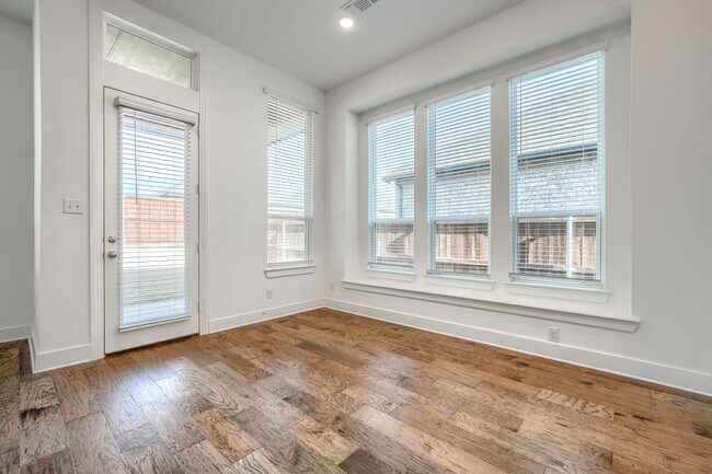 Building Photo - 1307 Beach Blvd