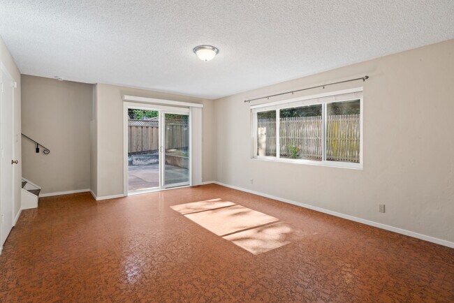 Building Photo - Single-Family Home Located in Peaceful Nei...