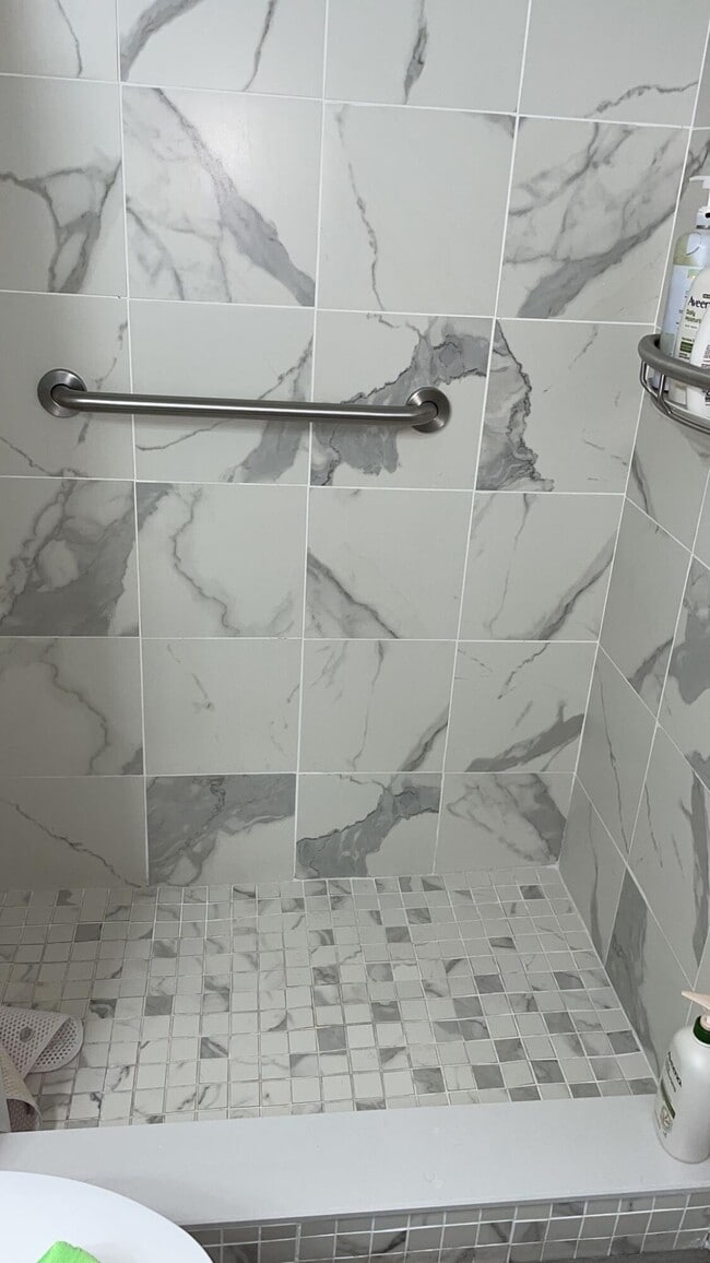 Building Photo - 2052 Cornwall C