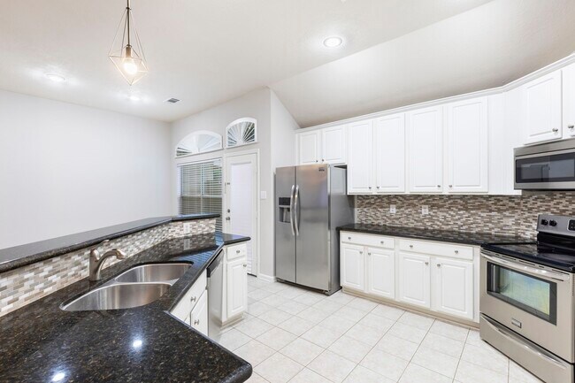 Building Photo - 35 Auburn Path Dr