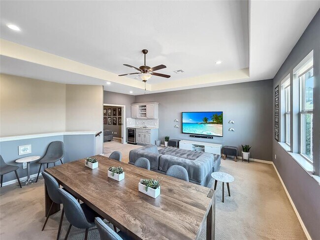 Building Photo - 116 Beneteau Dr