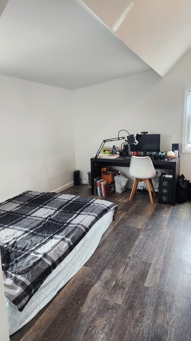 Building Photo - 130 Chestnut St