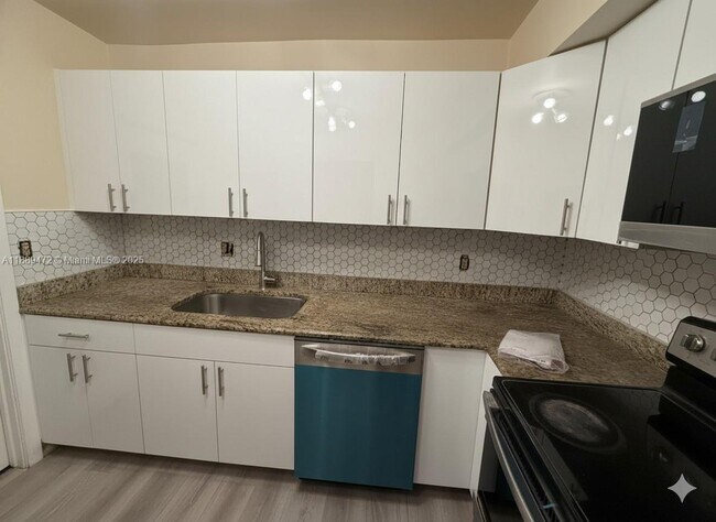 Building Photo - 604 NW 13th St