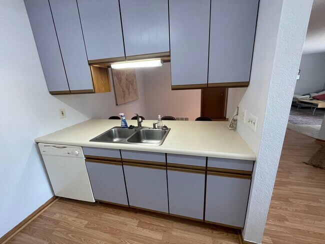 Building Photo - 185 Heather Ln