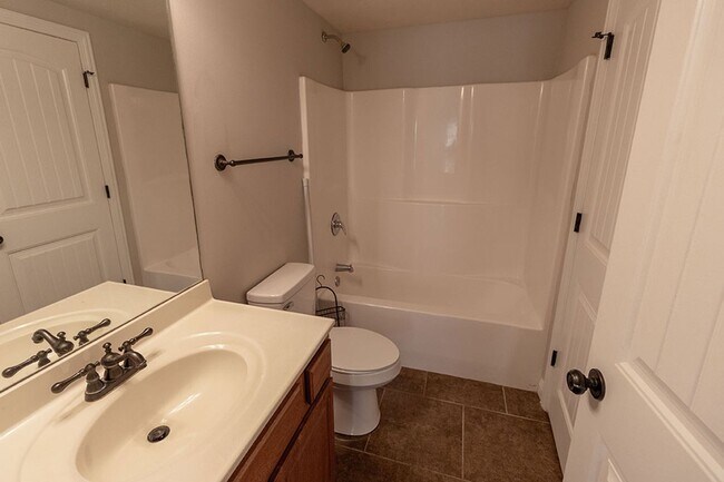 Building Photo - 4700 Dehaven Dr