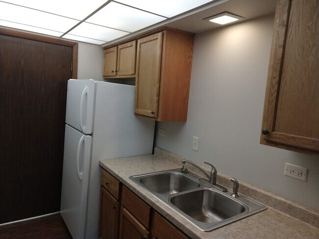 Building Photo - 12645 S Alpine Dr