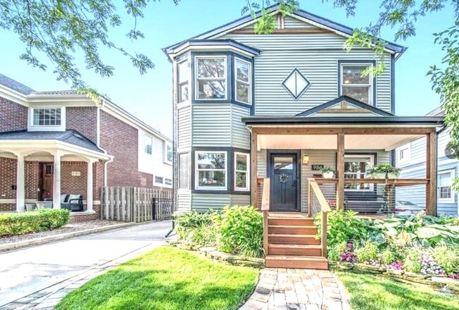 Building Photo - 986 Smith Ave