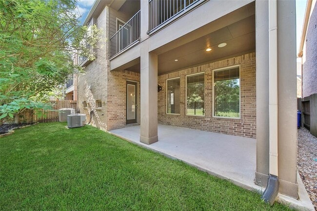 Building Photo - 18323 Parkview Point Dr