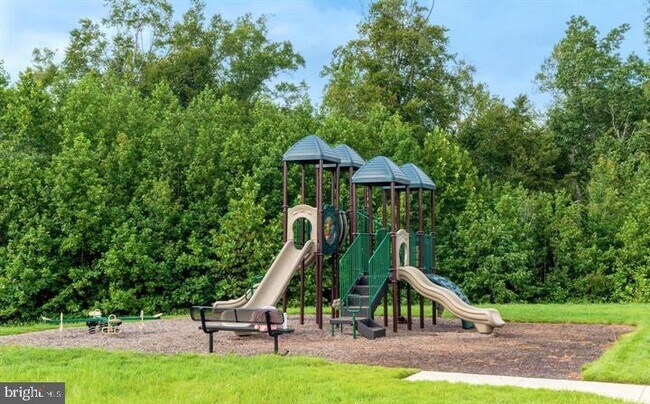 Building Photo - 8439 Devries Ln