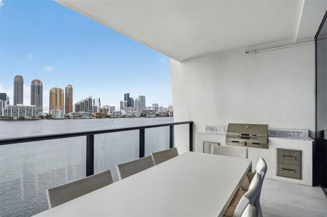 Building Photo - 5500 Island Estates Dr