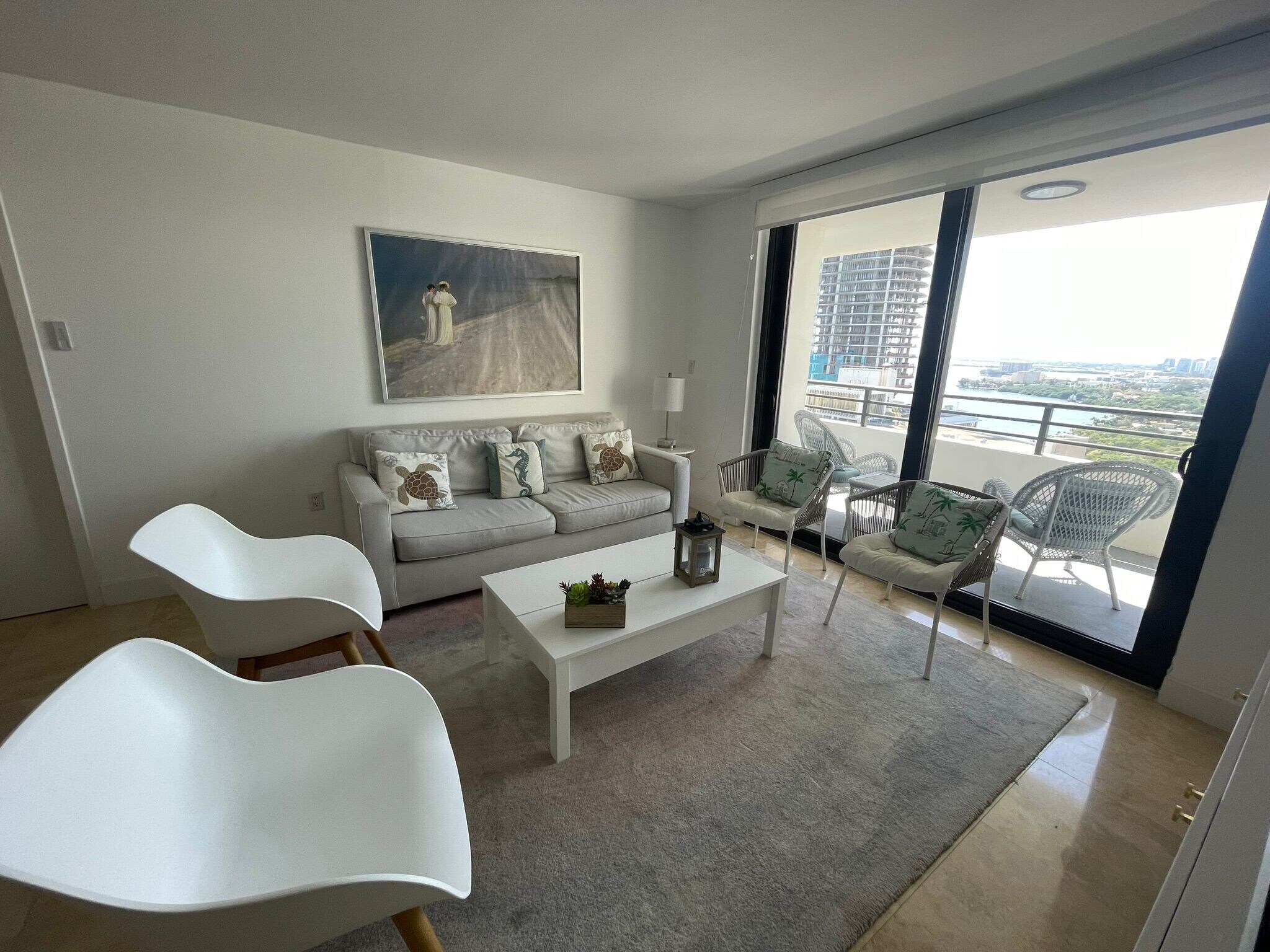 Building Photo - 2333 Brickell Ave