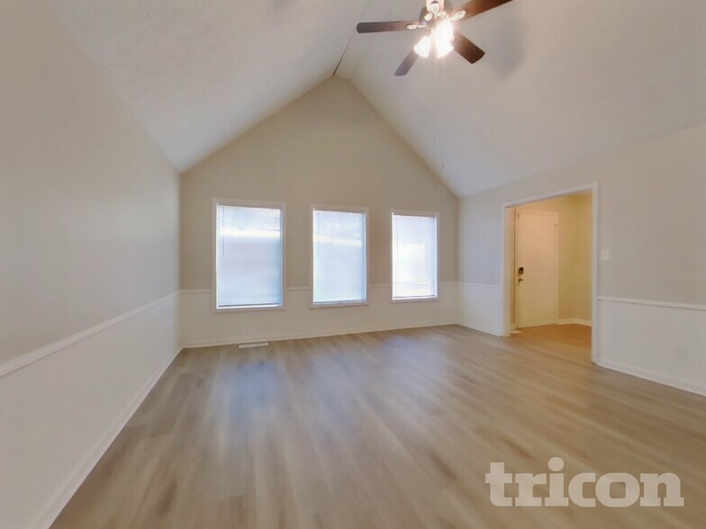 Building Photo - 2395 Wales Dr