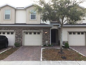 Building Photo - 3 bedroom, 2.5 bathrom townhome in Oviedo
