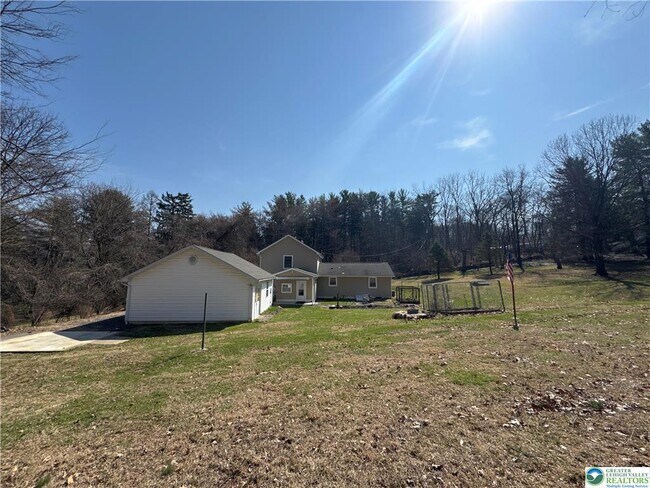 Building Photo - 3676 Lower Saucon Rd