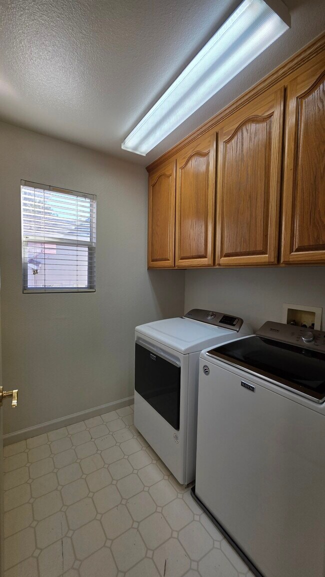 Building Photo - 5518 Manderston Dr