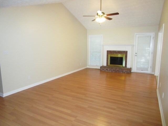 Building Photo - 73 Maplelake Ct