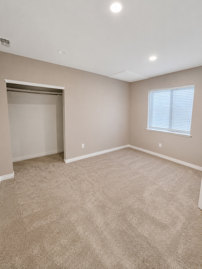 Building Photo - 4626 Bancroft Dr