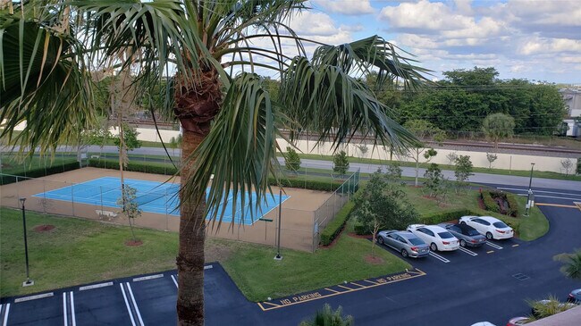 Building Photo - 2216 N Cypress Bend Dr